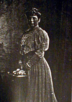 Clara Midgley